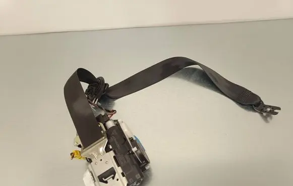 Volkswagen Golf VII Front seatbelt 34027306A