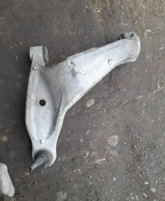 Cadillac CTS Front lower control arm/wishbone 20804093