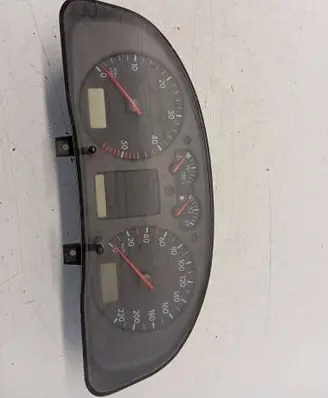 Volkswagen PASSAT B5 Speedometer (instrument cluster) 3B0919861K 110008793