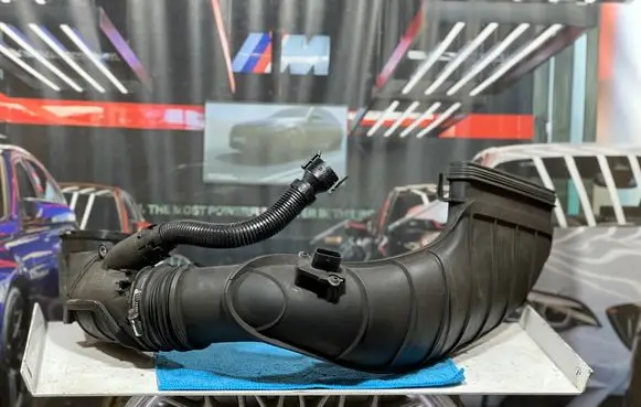 Air intake hose/pipe