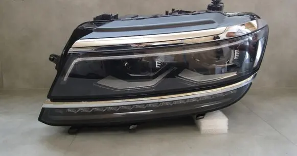 Volkswagen Tiguan Headlight/headlamp 5NN941081C