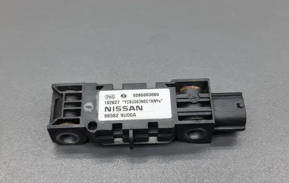 Nissan Note (E11) Airbag deployment crash/impact sensor 0285003060 985829U00A
