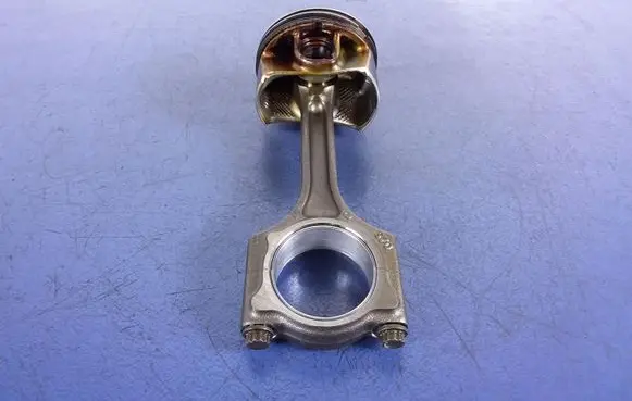 Peugeot 308 Piston 