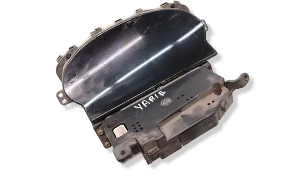 Toyota Yaris Speedometer (instrument cluster) 8380052120