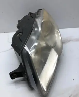 Volkswagen PASSAT B6 Headlight/headlamp