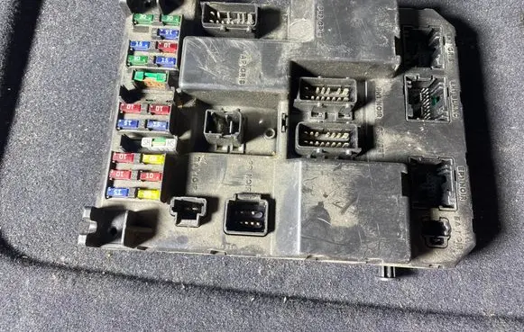 Citroen C5 Fuse module 9651197580 9651196880A 9651197580A