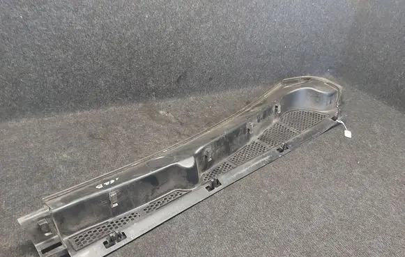 Citroen Berlingo Wiper trim 9816567780