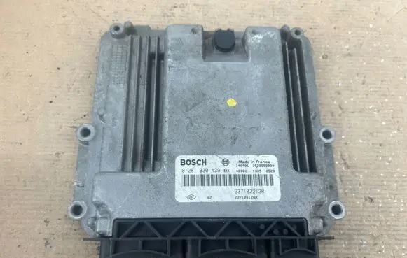 Dacia Duster Engine control unit/module 237102213R 0281030439 237104128R