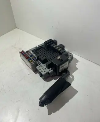 Volvo S60 Fuse module 8676286