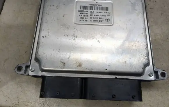 Mercedes-Benz C W204 Engine control unit/module A6461502572 28103531 A0054461740