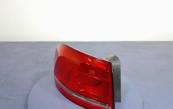Volkswagen PASSAT CC Rear/tail lights 3AF945095A