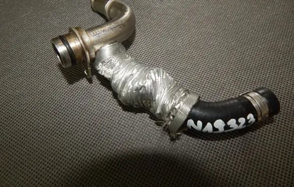 Audi Q5 SQ5 Engine coolant pipe/hose 06L121497J