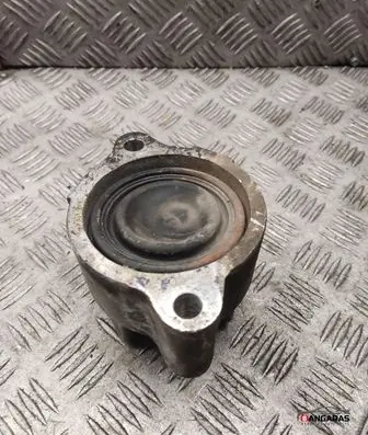 Honda Accord Engine mount bracket