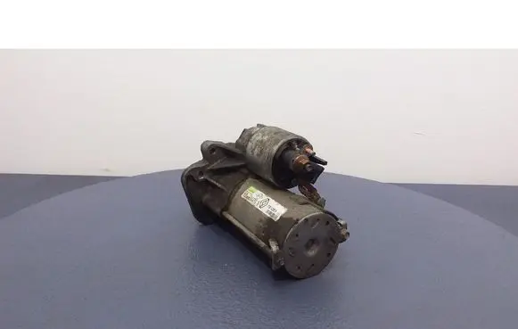 Dacia Duster Starter motor 8200836473B