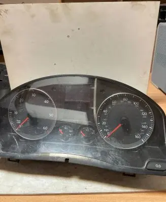 Volkswagen Golf VI Speedometer (instrument cluster) 1K0920953J V0003000 VWZ7Z0F4251453