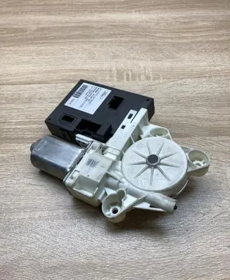 Ford C-MAX I Front door window regulator motor 981406100 5WK11572E