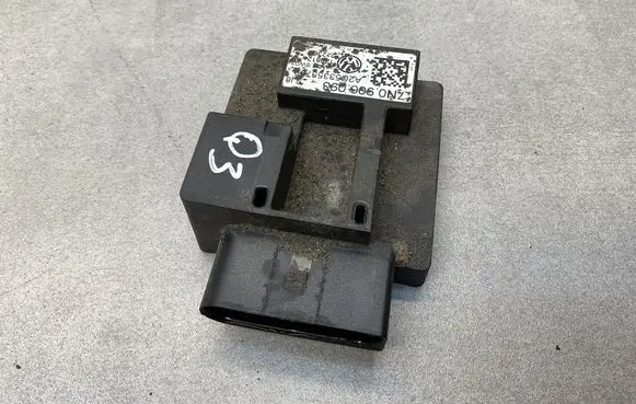 Audi Q3 8U Fuel injection pump control unit/module 7N0906093