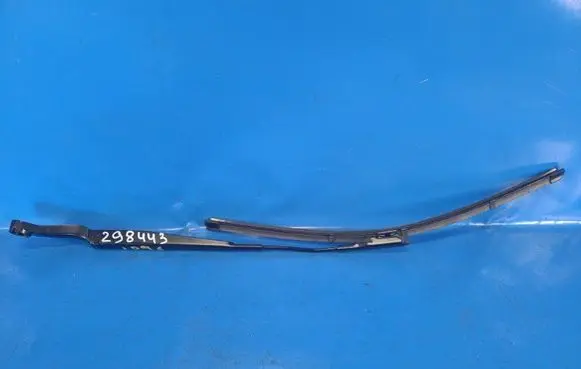 Ford Mustang VI Front wiper blade arm FR3Z17527A