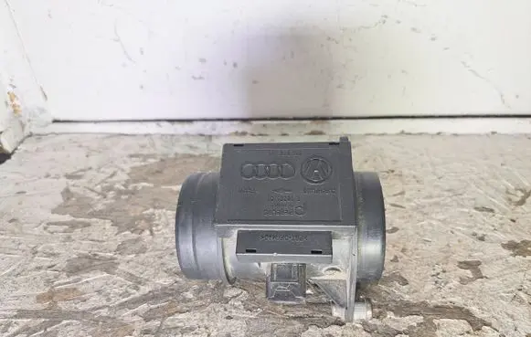 Audi A4 S4 B5 8D Mass air flow meter 71822101 074906461