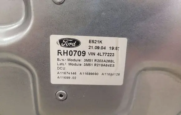 Ford Focus C-MAX Front door window regulator with motor 3M51R045H16A 3M51R203A28BL