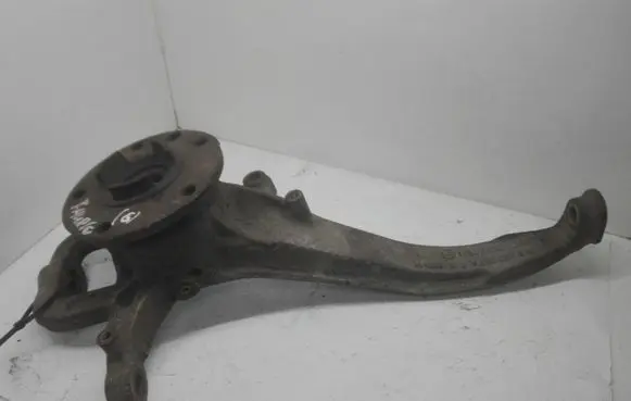 Volkswagen Touareg I Front wheel hub spindle knuckle 7L0407257A