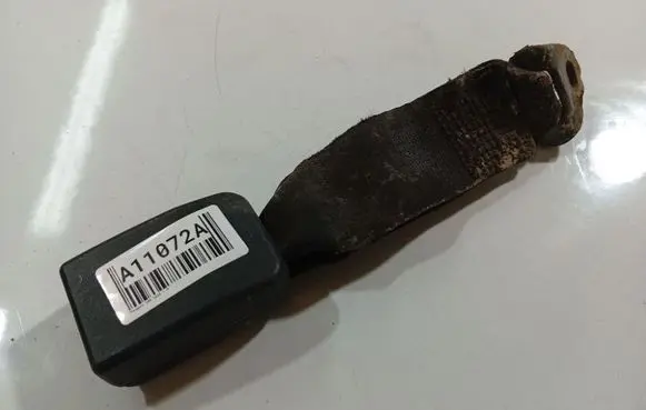 Peugeot 206 Rear seatbelt buckle 2264092