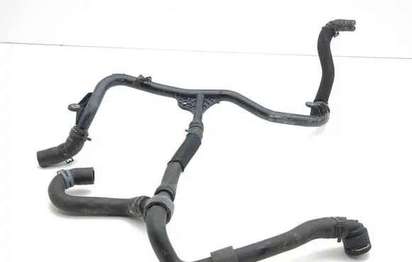 Volkswagen Golf VIII Engine coolant pipe/hose