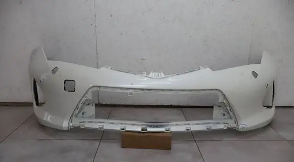 Toyota Auris E180 Front bumper 5211902A20