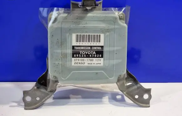 Toyota Prius (XW20) Gearbox control unit/module 8953547020