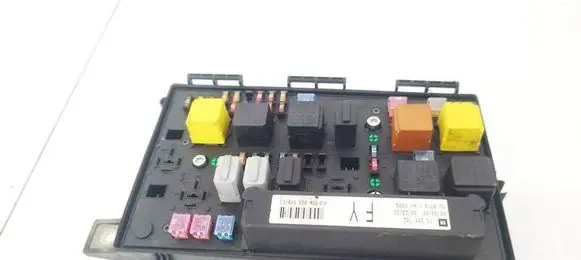 Opel Astra H Fuse box set 13205782 5DK00866813