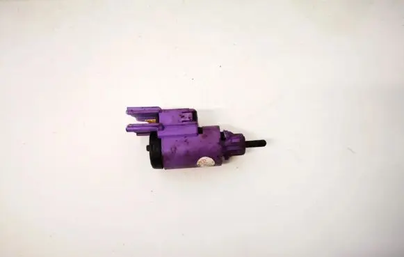 Volkswagen Golf IV Brake pedal sensor switch
