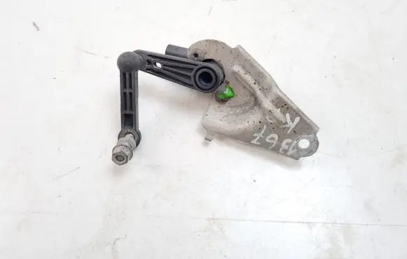 Headlight/headlamp level sensor