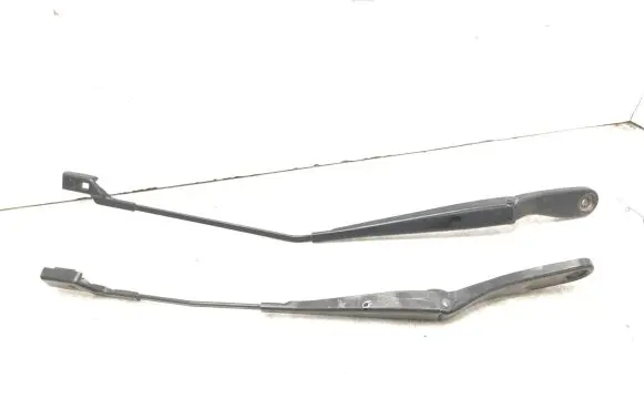 Volvo C70 Front wiper blade arm 30699997 30633002