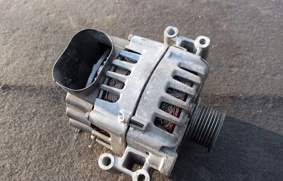 BMW X6 E71 Generator/alternator 7575344