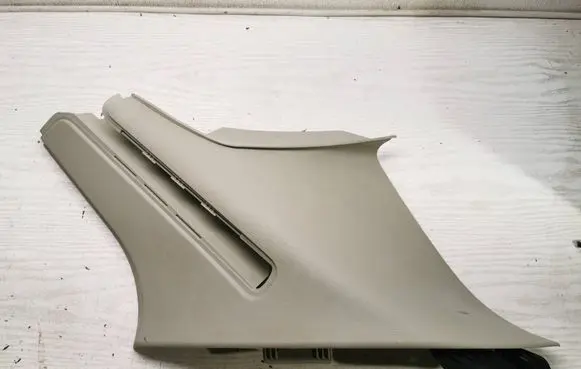 (D)pillar trim (top)