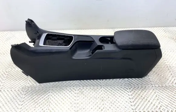 Peugeot 308 SW Center console 