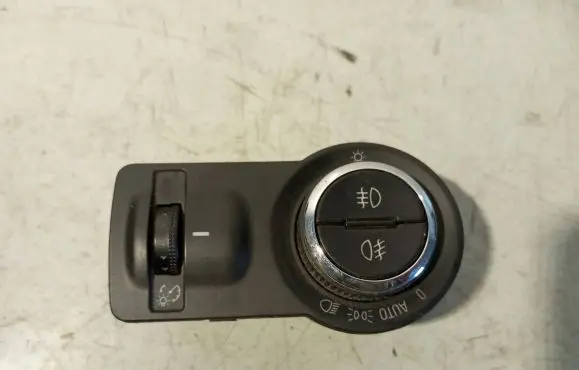 Opel Insignia A Light switch 13268707 8242