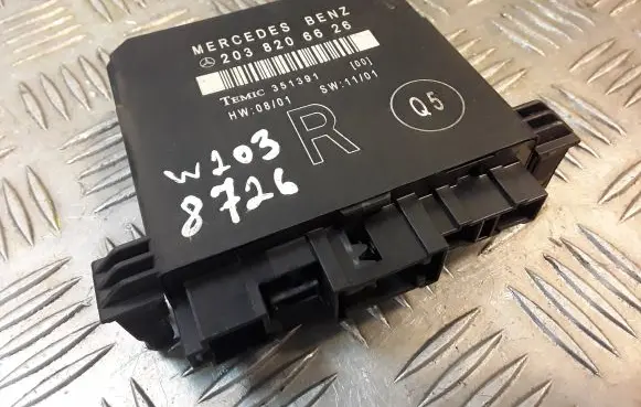 Mercedes-Benz C W203 Door control unit/module 2038206626 A2038206626