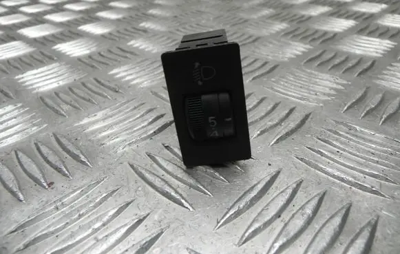 Lexus IS 200-300 Headlight level height control switch 9H31 T5959