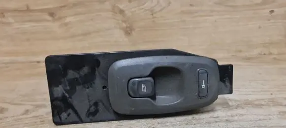 Volvo V70 Electric window control switch 30658117