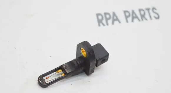 Volkswagen PASSAT B5 Intake air temperature sensor 058905379 11680720