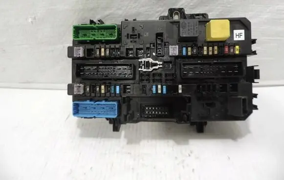 Opel Astra H Fuse box set 13206758