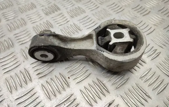 Opel Vivaro Engine mount bracket 8200404271