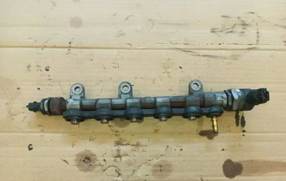 Renault Latitude (L70) Fuel main line pipe 0445214173
