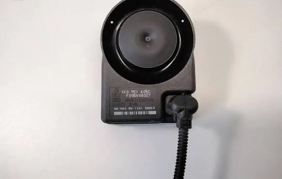 Volkswagen Touran I Alarm system siren 1K0951605C F005V00327 30158825