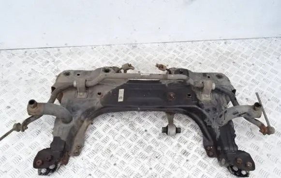 Fiat 500L Front subframe 00519660480 0D493 00271