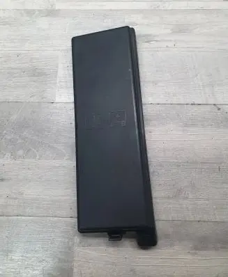 Land Rover Discovery 4 - LR4 Fuse box cover 580000003a