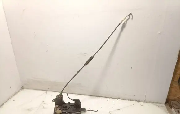 Opel Astra H Front door lock 
