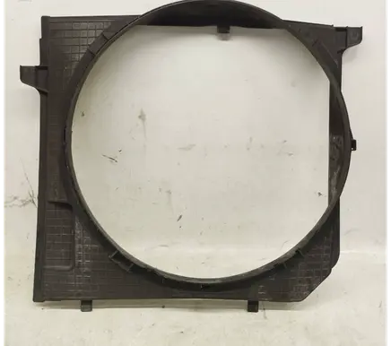 Radiator cooling fan shroud