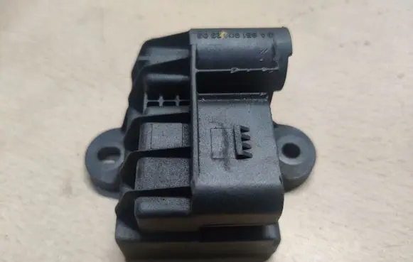 Infiniti Q70 Y51 Glow plug pre-heat relay A6519002303